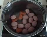 Hình bước làm 2 của món Salad xúc xích, trứng gà