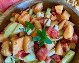 Une image de l'étape 4 de Salade estivale pastèque, melon, concombre, menthe et feta.