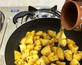 A picture of step 4 of Dahi ke Aloo.