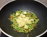A picture of step 8 of Aloo Methi Sabzi(Curry).