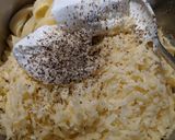 A picture of step 4 of Creamy Garlic Mushroom Pasta.