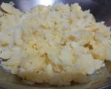 A picture of step 5 of Potato calzone.
