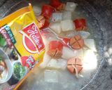 Foto langkah ke 3 dari resep Sop Lobak Sosis Simple.