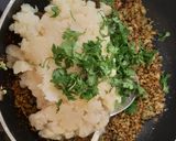 A picture of step 6 of Lilva na paratha.