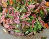 Foto langkah ke 3 dari resep Oseng Jantung Ayam Buncis.
