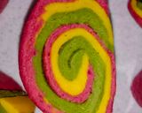 A picture of step 5 of Tricolor Paratha.