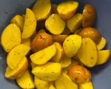 Hình bước làm 2 của món Khoai Tây nướng NCKD