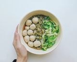 รูปขั้นตอนการทำที่ 6 ของ บะหมี่ผักลูกชิ้นอกไก่ น้ำซุปมิโสะ