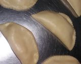 A picture of step 6 of Mawa gujiya.