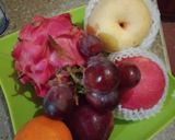 Foto langkah ke 1 dari resep Salad Buah Yakult.