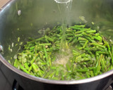 Foto del paso 3 de la receta: Crema fría de espárragos verdes con tomates secos