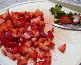 Foto del paso 1 de la receta: Yogurt (heladitos con frutilla)