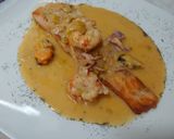 Foto del paso 8 de la receta: Salmón en salsa de naranja y marisco