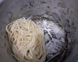 Foto langkah ke 6 dari resep Clam Fettuccine with Padang Sauce.