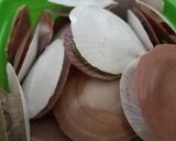 Foto langkah ke 1 dari resep Kerang Asam Manis.