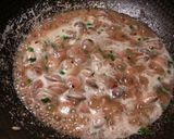 Foto del paso 10 de la receta: Almejas y gambas en salsa marina.