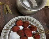 A picture of step 1 of Lychee juice.