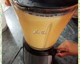 A picture of step 2 of Mango shake.