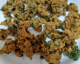 A picture of step 3 of Crispy palak pakoda.