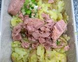 Foto del paso 1 de la receta: Puré de papa rústico con atún y aceituna