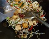 Foto langkah ke 3 dari resep Tumis tauge tahu.