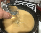 Foto del paso 4 de la receta: Lomo en salsa de cebolla con tiras de piquillo