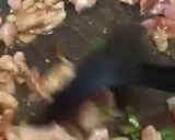 รูปขั้นตอนการทำที่ 3 ของ ข้าว กะเพราไก่ไข่ดาว