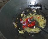 Foto langkah ke 5 dari resep Tumis Kucai Teri Medan.