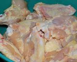 Foto del paso 1 de la receta: Patitas, alitas a los tres morrones