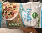 Foto del paso 1 de la receta: Pastas de arroz en salsa napolitana con atún 🍝 🥰