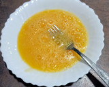 Foto del paso 1 de la receta: Tortilla francesa con cebolleta y queso Grana Padano
