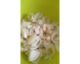 Foto del paso 1 de la receta Merluza 🐟 en Salsa de Puerros