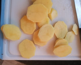 Foto del paso 3 de la receta: Pechuga de pollo con papas horneadas