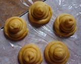 Foto langkah ke 5 dari resep Roti maryam renyah empuk.