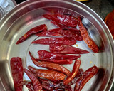 ஹோம் மேட் ரெட் சில்லி சாஸ் (Homemade redchilli sauce recipe in tamil) ரெசிபி ஸ்டேப் 1 புகைப்படம்
