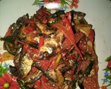 Foto langkah ke 4 dari resep Ikan asin cabe hijau.