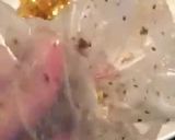 Foto langkah ke 2 dari resep Cranberry Pistachio Energy Bites.