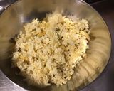 Une image de l'étape 5 de Salade de riz épicé aux tomates, laitue rouge et feta sauce melfor.