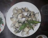 Hình bước làm 2 của món Ngao xào húng