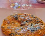 Foto del paso 5 de la receta: Tortilla de calabacín, champiñones, espinacas y sobrasada