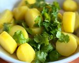 Une image de l'étape 3 de Salade de hareng fumé, pommes de terre et coriandre.