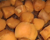 Foto langkah ke 1 dari resep Kolak biji salak ubi orange.