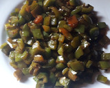 शिम्ला मिरची भाजी (shimla mirchi bhaji recipe in marathi) रेसिपी स्टेप 2 फोटो 
