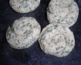 A picture of step 5 of Methi lachcha parantha.