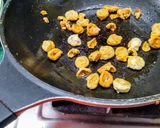 A picture of step 3 of Traditional Mixed Veggies Curry.