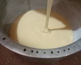 A picture of step 4 of Cream cake.