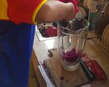 Foto langkah ke 1 dari resep Buah Naga Ice Cream homemade.