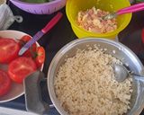 Foto del passaggio 4 della ricetta Pomodori farciti, freschi e profumati🍅🍚🌿