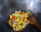 Foto langkah ke 2 dari resep Tumis buncis telur orak arik.
