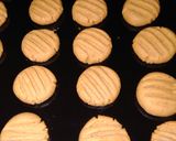 Foto langkah ke 4 dari resep Keto Peanut Butter Cookies.